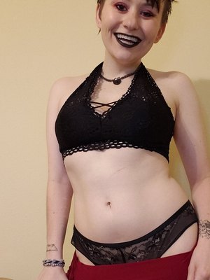 Curvyelvishgirl