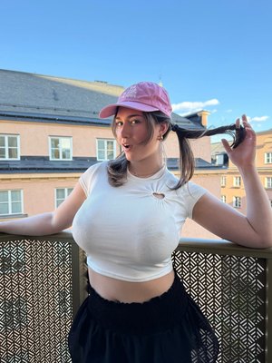 Daisy White