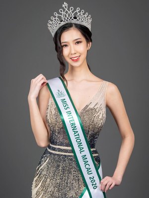 Dinelle Wong