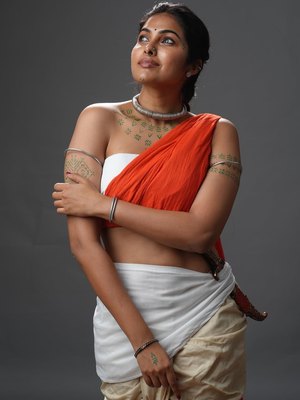 Divi Vadthya