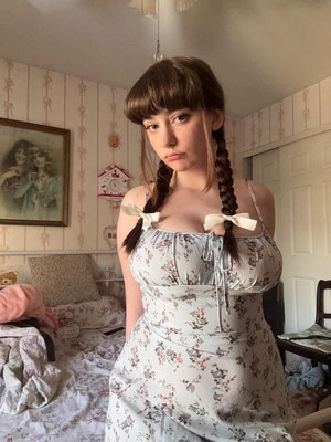 Dolly Monroe