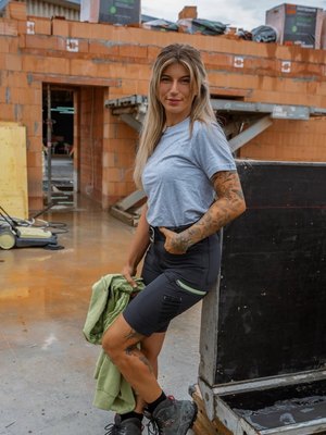 Julia Schafer