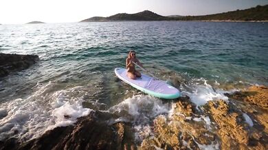 Stranger on the beach asked me to oil her up, fuck her and cum on her face