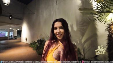 Luna Legend fucks a photographer with huge cock