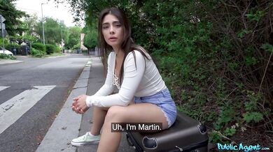 Tru Kait shows off really amazing ass