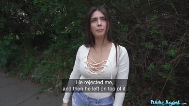 Tru Kait shows off really amazing ass