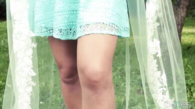 Czech Babe Has Outside Sex