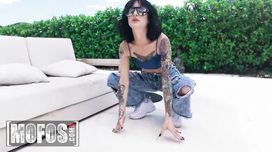 Lysagna DelRay Deepthroat's JMac’s Thick Cock Poolside And Gets Her Face Covered In Cum