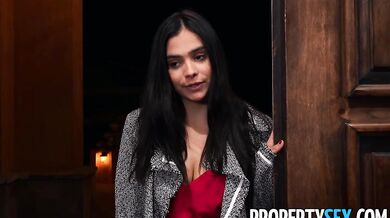 Slutty Realtor Violet Starr Twerks And Milks Two Loads to Close the Deal