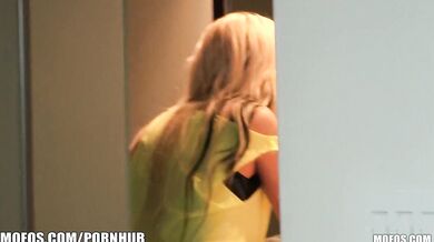 Sexy blonde roommate Jessa Rhodes gets caught getting dressed