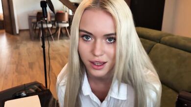 A fan girl's dream came true - To fuck my hard cock!