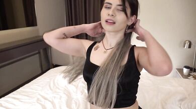 Hard double anal penetration with Wild Frida