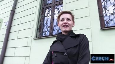 Short haired Czech woman fucks stranger for cash in his car