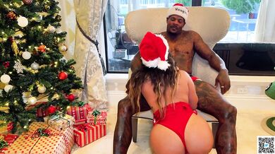 Natural Curvy Melting To A Huge Cock Stretching Her Wet Pussy!