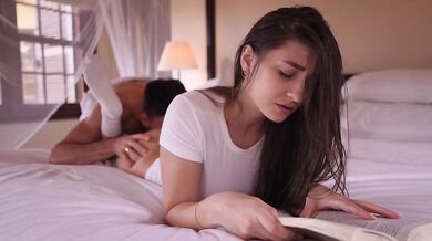Cute girlfriend gets perfect sex and amazing creampie instead of reading!