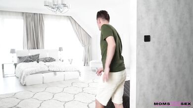 Stepmom Nelly Kent loves my dick more than her sex toy