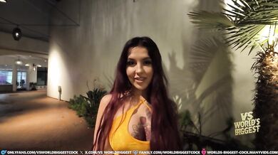 Luna Legend fucks a photographer with huge cock