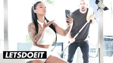 LATINA MILF - Perfect MILF Mariana Martix fucks neighbor with big dick