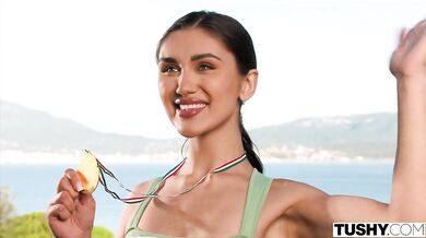 Anal-Hungry Athlete Leo Ahsoka Trains Her Tight Ass To Take The Gold In Gaping