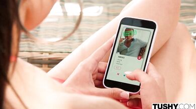 Anal-Hungry Athlete Leo Ahsoka Trains Her Tight Ass To Take The Gold In Gaping