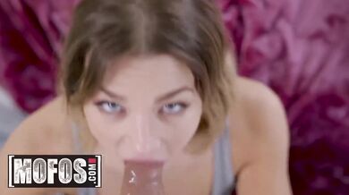 Sexy Evelin Stone Gets An Intimate Morning Fuck Topped With A Nice Creampie Finish