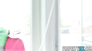 Highly Recommended Real Estate Agent Tours House