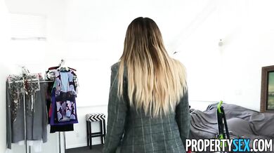 Highly Recommended Real Estate Agent Tours House