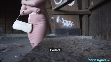 Her Stunning Figure Made Me Cum In Her Mouth