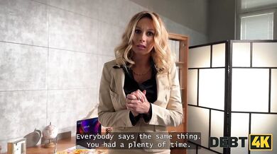 Curvy bitch Karina King is fucking with a debt collector