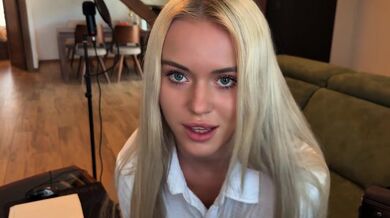 A fan girl's dream came true - To fuck my hard cock!