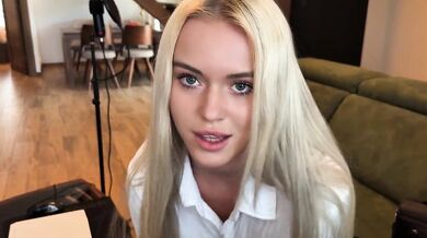 A fan girl's dream came true - To fuck my hard cock!