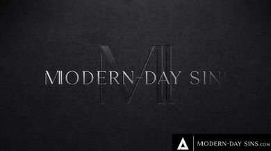 Boss rewards his employee with Penelope Kay's juicy pussy for being a good employee