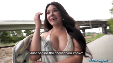 Busty tourist Lola Bratz cheats on her boyfriend with a big dick