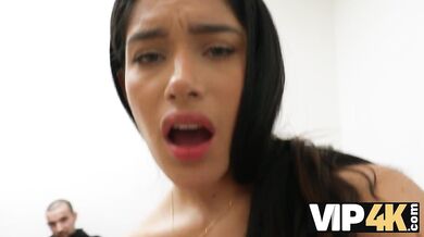 Carolina Guerrero moan while getting her pussy fucked in public