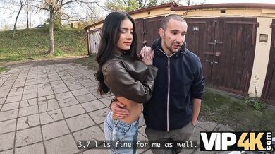 Carolina Guerrero moan while getting her pussy fucked in public