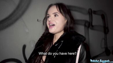 Outdoor sex with hot brunette